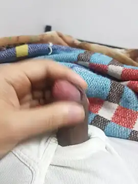 Snapshot of Ummfuss1 chatting on 02-05-25, 01:11 Ummfuss1 online show from 02-05-25, 01:11