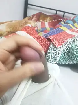 Snapshot of Ummfuss1 chatting on 01-14-25, 01:17 Ummfuss1 online show from 01-14-25, 01:17