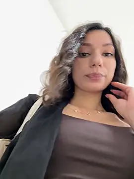 Snapshot of _MiaQueen_ chatting on 06-02-26, 08:42 MiaQueen online show from 06-02-26, 08:42