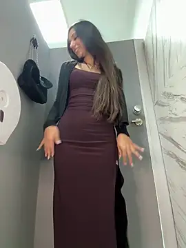Snapshot of _MiaQueen_ chatting on 03-22-26, 10:33 MiaQueen online show from 03-22-26, 10:33