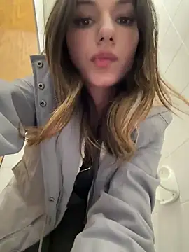 Snapshot of _MiaQueen_ chatting on 02-19-25, 11:25  MiaQueen  online show from 02-19-25, 11:25