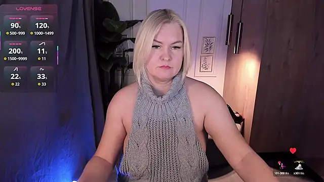 Snapshot of YolandaKiss chatting on 02-02-26, 08:30 YolandaKiss online show from 02-02-26, 08:30