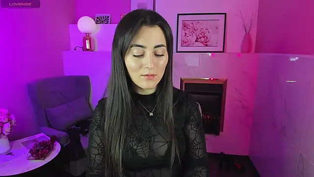 Snapshot of KylieMellow chatting on 02-26-25, 11:32 KylieMellow online show from 02-26-25, 11:32