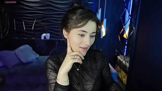 Snapshot of KylieMellow chatting on 03-15-25, 12:02 KylieMellow online show from 03-15-25, 12:02