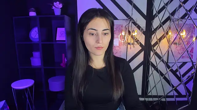 Snapshot of KylieMellow chatting on 03-11-25, 05:35 KylieMellow online show from 03-11-25, 05:35