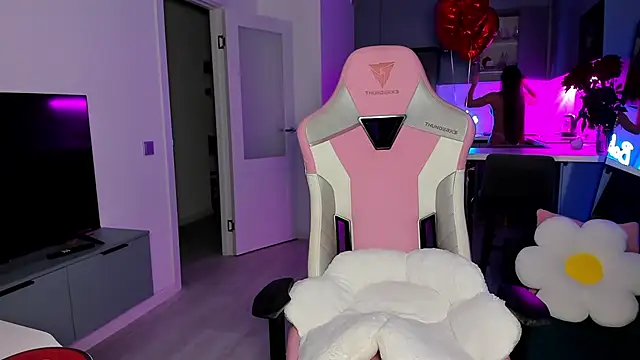 wow lovie online show from 02-24-26, 04:35