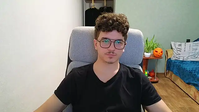 Remy Miles online show from 11-23-25, 01:32