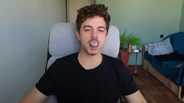 Remy Miles online show from 10-26-25, 06:58