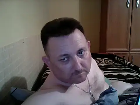 Snapshot of Novy73 chatting on 12-17-25, 10:26 Novy73 online show from 12-17-25, 10:26