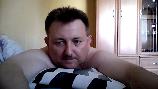 Snapshot of Novy73 chatting on 10-23-25, 08:13 Novy73 online show from 10-23-25, 08:13