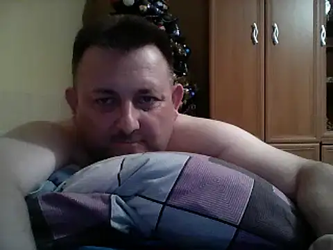Snapshot of Novy73 chatting on 12-21-25, 10:54 Novy73 online show from 12-21-25, 10:54