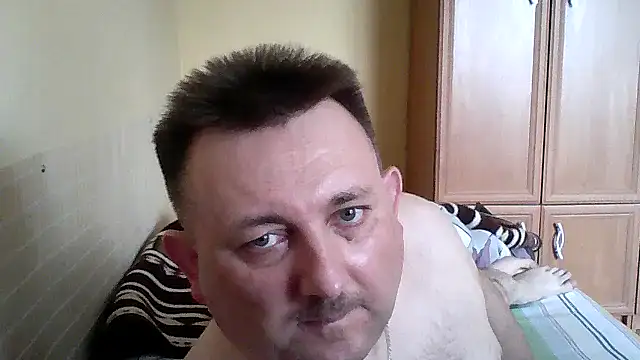 Snapshot of Novy73 chatting on 04-13-26, 07:23 Novy73 online show from 04-13-26, 07:23