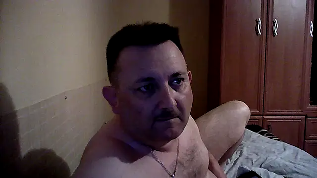 Snapshot of Novy73 chatting on 10-26-25, 09:26 Novy73 online show from 10-26-25, 09:26