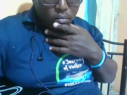 Snapshot of honeyswit chatting on 05-18-26, 10:14 honeyswit online show from 05-18-26, 10:14