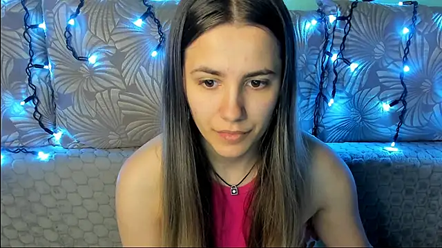 Snapshot of MaggieCake chatting on 05-31-26, 01:44 MaggieCake online show from 05-31-26, 01:44