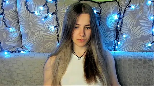 Snapshot of MaggieCake chatting on 05-04-26, 04:16 MaggieCake online show from 05-04-26, 04:16