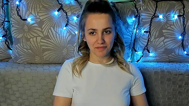 MaggieCake online show from 03-08-26, 02:04