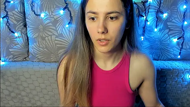 Snapshot of MaggieCake chatting on 06-07-26, 02:39 MaggieCake online show from 06-07-26, 02:39