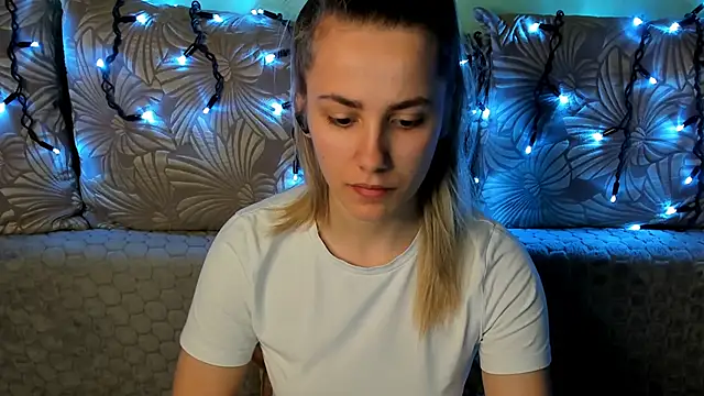 Snapshot of MaggieCake chatting on 01-11-26, 01:45 MaggieCake online show from 01-11-26, 01:45