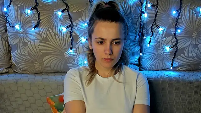 MaggieCake online show from 03-11-26, 02:27