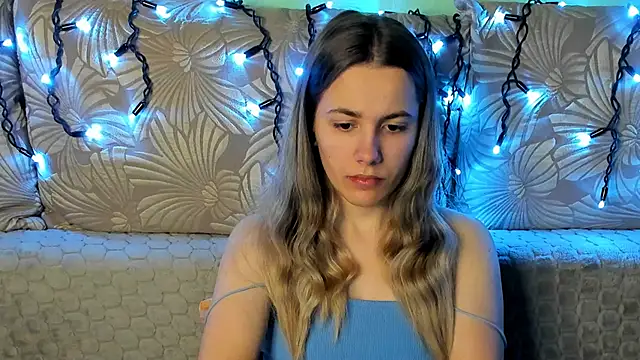 Snapshot of MaggieCake chatting on 01-13-26, 02:04 MaggieCake online show from 01-13-26, 02:04