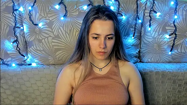 Snapshot of MaggieCake chatting on 05-22-26, 02:53 MaggieCake online show from 05-22-26, 02:53