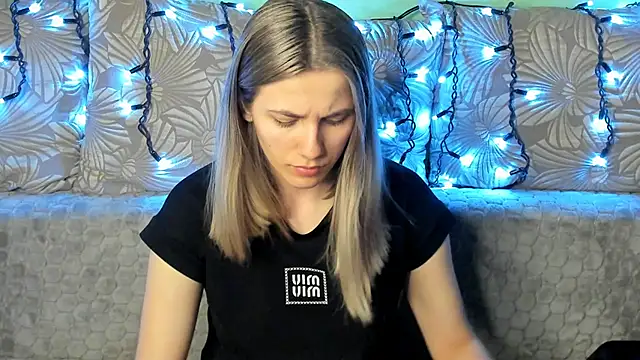 MaggieCake online show from 03-22-25, 01:54