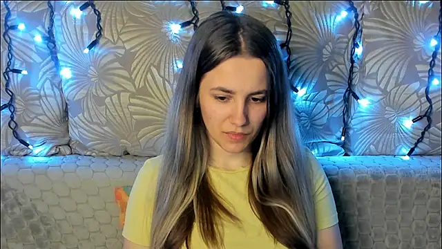 Snapshot of MaggieCake chatting on 04-21-26, 01:07 MaggieCake online show from 04-21-26, 01:07