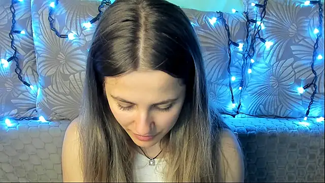 Snapshot of MaggieCake chatting on 05-08-26, 02:26 MaggieCake online show from 05-08-26, 02:26