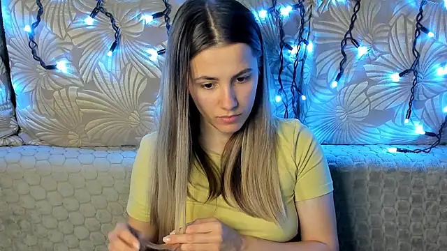 Snapshot of MaggieCake chatting on 01-07-26, 02:38 MaggieCake online show from 01-07-26, 02:38