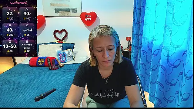 Snapshot of Naty_Stone chatting on 02-17-25, 08:38 Naty Stone online show from 02-17-25, 08:38