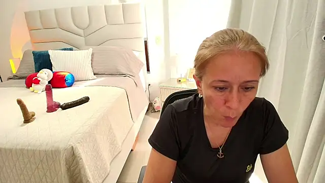 Snapshot of Naty_Stone chatting on 04-23-26, 07:48 Naty Stone online show from 04-23-26, 07:48