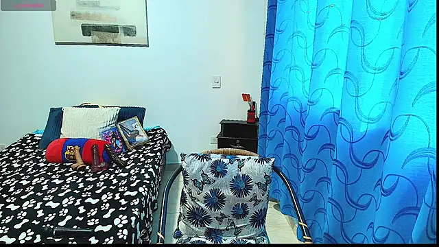 Snapshot of Naty_Stone chatting on 01-27-25, 10:16 Naty Stone online show from 01-27-25, 10:16