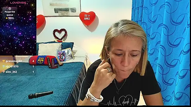 Snapshot of Naty_Stone chatting on 02-17-25, 11:43 Naty Stone online show from 02-17-25, 11:43