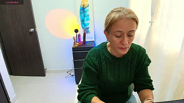 Naty Stone online show from 11-26-25, 09:26