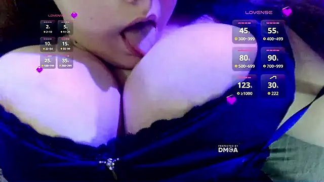 Snapshot of Mrs_Dream chatting on 03-18-25, 01:02 Mrs Dream online show from 03-18-25, 01:02