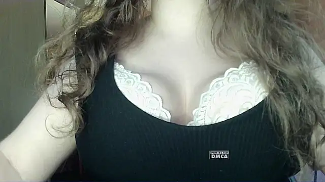 Snapshot of Mrs_Dream chatting on 09-27-25, 01:28 Mrs Dream online show from 09-27-25, 01:28