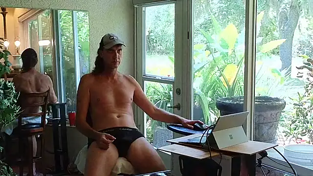 Snapshot of eliberator1777 chatting on 06-06-26, 06:35 eliberator1777 online show from 06-06-26, 06:35