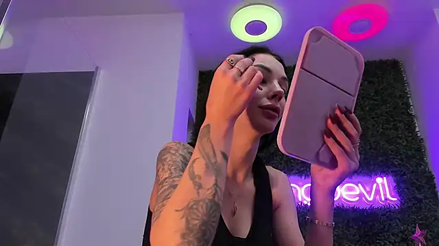 realhotfallingdevil online show from 12-02-25, 04:36