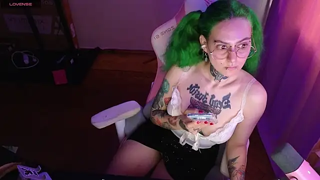 Snapshot of Ginger_Stay chatting on 05-20-26, 10:34 Ginger Stay online show from 05-20-26, 10:34