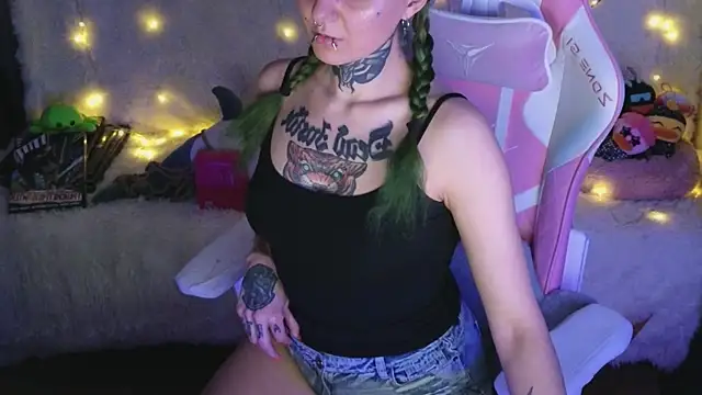 Snapshot of Ginger_Stay chatting on 04-23-26, 12:29 Ginger Stay online show from 04-23-26, 12:29
