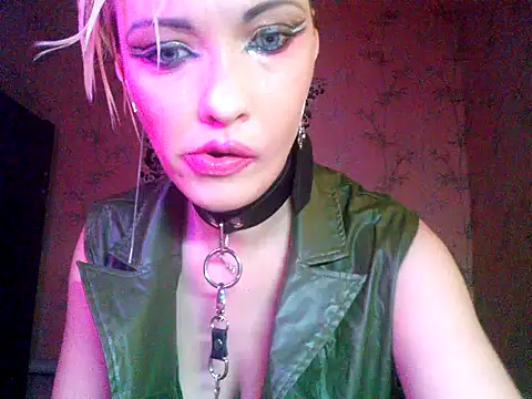 WildMissNiks online show from 11-13-25, 07:56