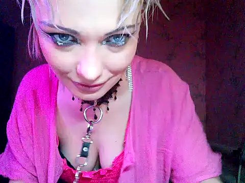 WildMissNiks online show from 11-30-25, 09:10