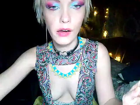 Snapshot of WildMissNiks chatting on 12-23-24, 01:45 WildMissNiks online show from 12-23-24, 01:45