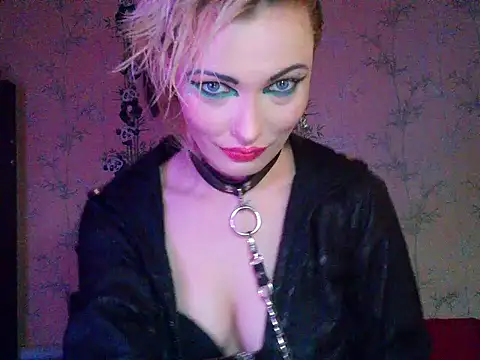 WildMissNiks online show from 11-10-25, 08:52