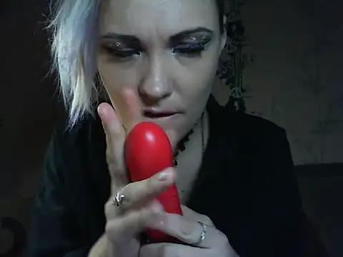 WildMissNiks online show from 04-19-26, 10:05