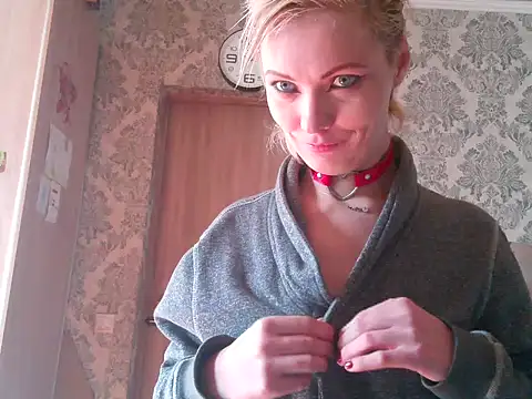 Snapshot of WildMissNiks chatting on 09-19-25, 09:02 WildMissNiks online show from 09-19-25, 09:02