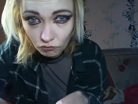 Snapshot of WildMissNiks chatting on 05-06-26, 06:39 WildMissNiks online show from 05-06-26, 06:39