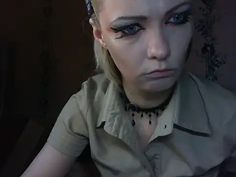Snapshot of WildMissNiks chatting on 05-13-26, 06:09 WildMissNiks online show from 05-13-26, 06:09