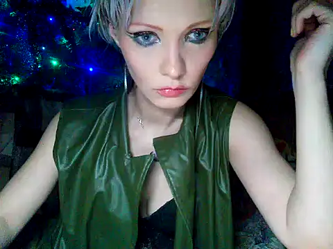 Snapshot of WildMissNiks chatting on 12-29-24, 02:10 WildMissNiks online show from 12-29-24, 02:10